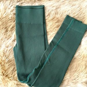 Green Curves N Combatboots Leggings - M